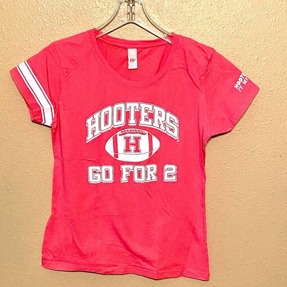 HYP Vintage Hooters Ft Myers Football Tee Go For 2 Hot Pink Stretch Size L - Picture 1 of 5